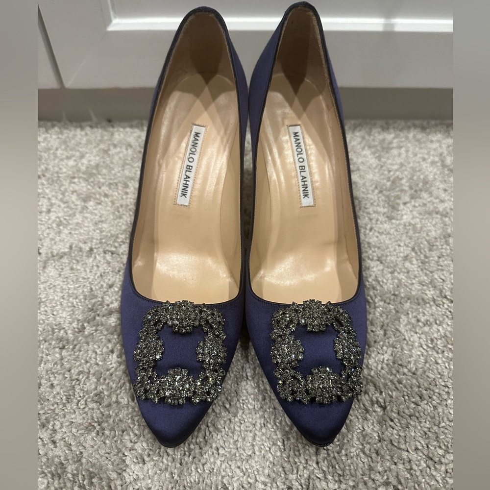 MANOLO BLAHNIK HANGISI 90 WOMENS SATIN PUMPS UK 5.5 EU 38.5 NAVY.